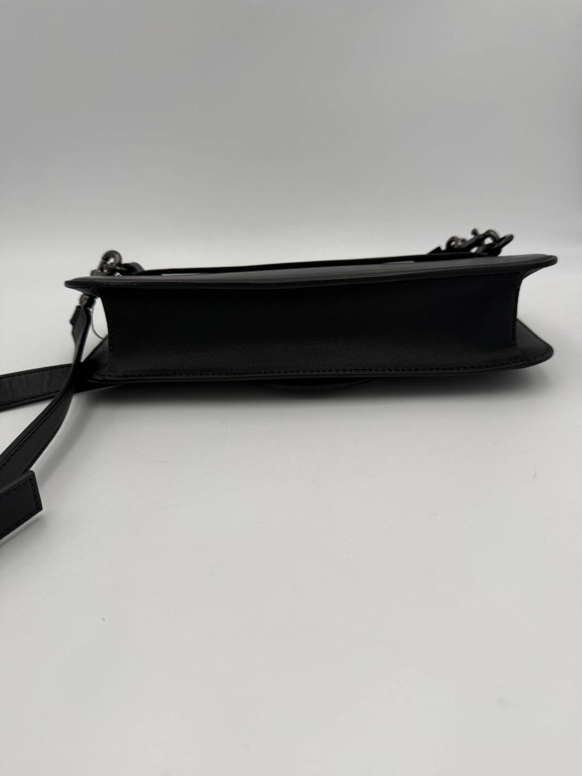 Valentino Garavani VALENTINO GARAVANI VLOGO Black Handbag