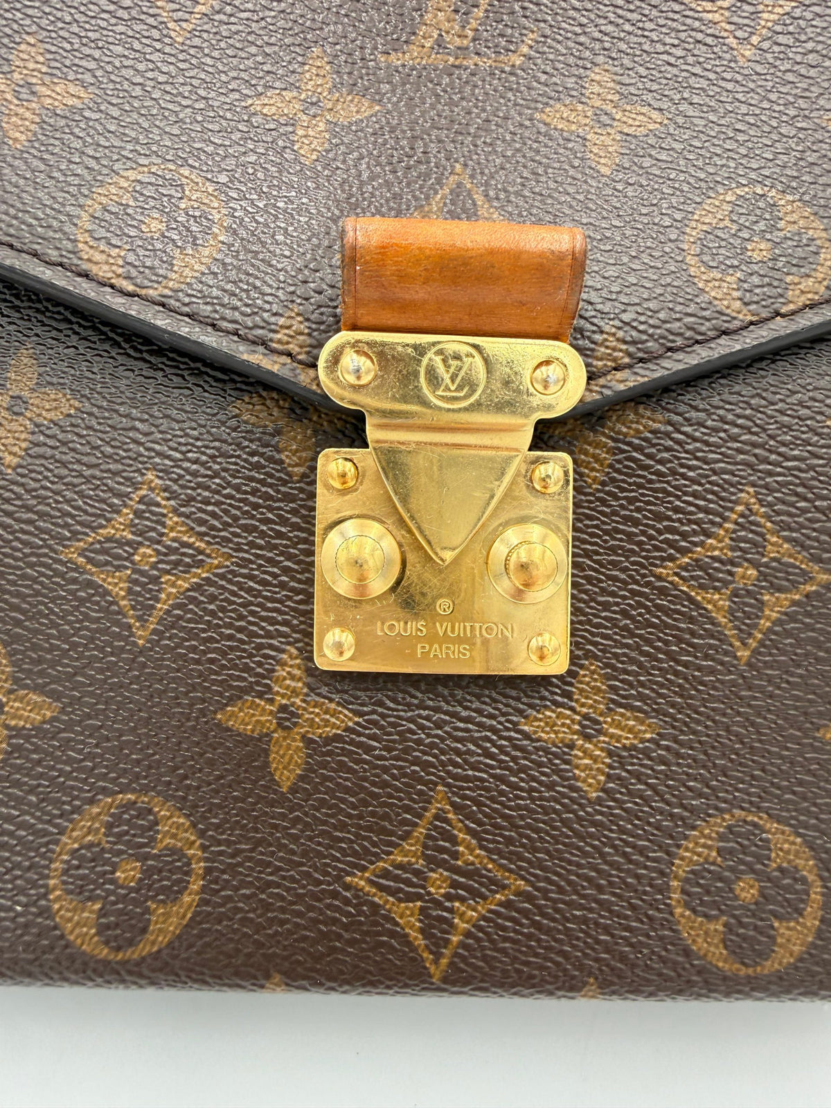 Louis Vuitton LOUIS VUITTON METIS Monogram Handbag