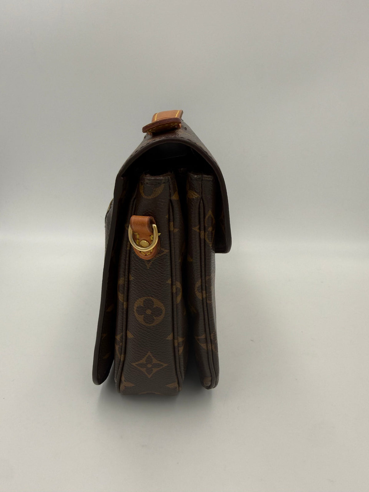 Louis Vuitton LOUIS VUITTON METIS Monogram Handbag