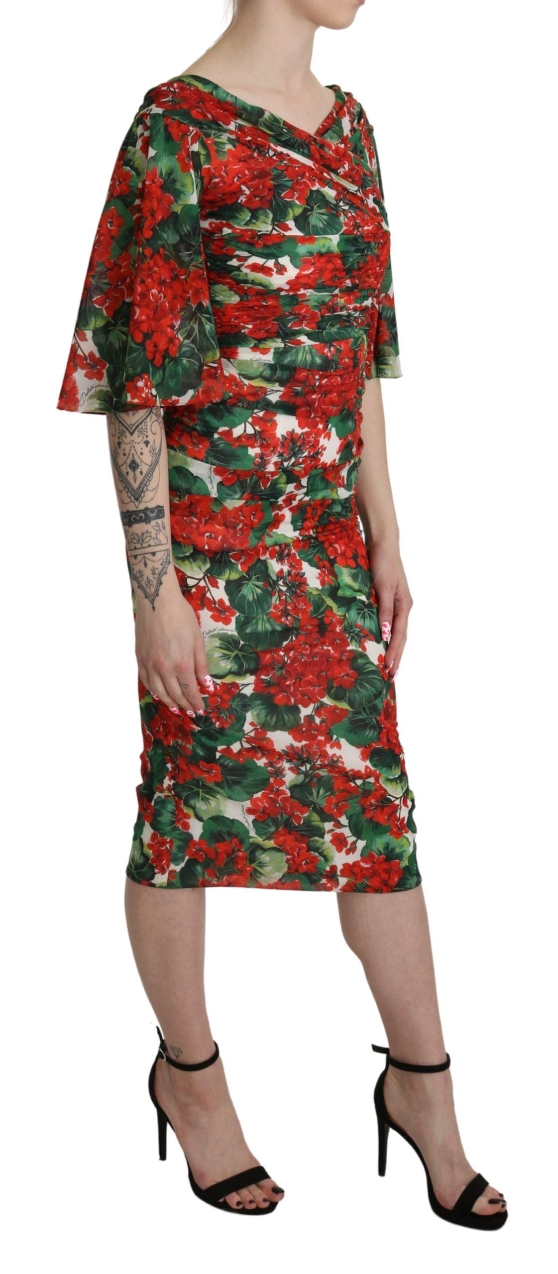 Vestido midi con estampado floral encantador de Dolce &amp; Gabbana