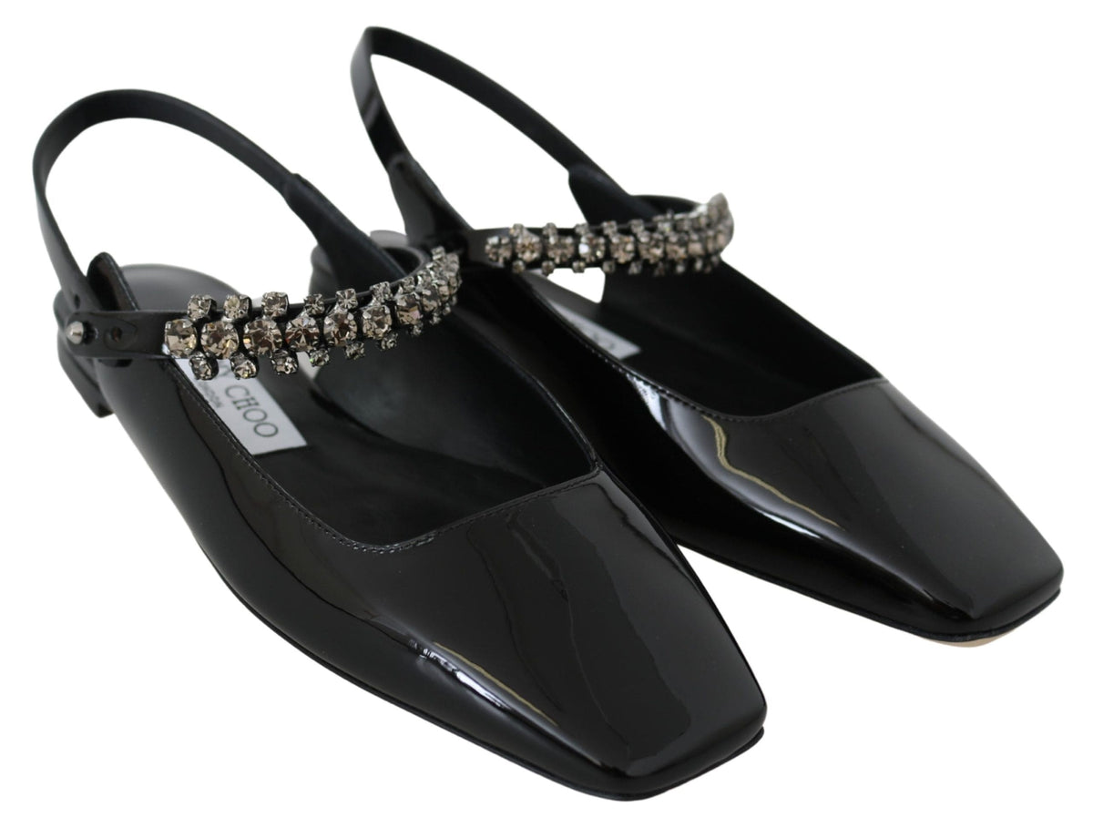 Elegantes zapatos planos negros de charol con detalle de cristal de Jimmy Choo