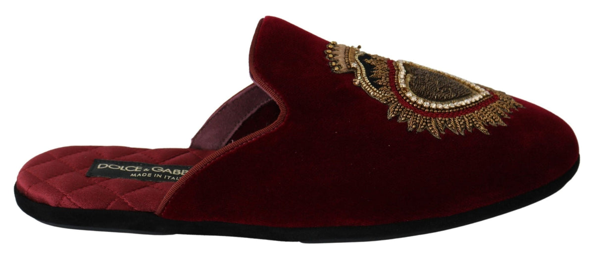 Sandalias bordadas de terciopelo rojo de Dolce &amp; Gabbana