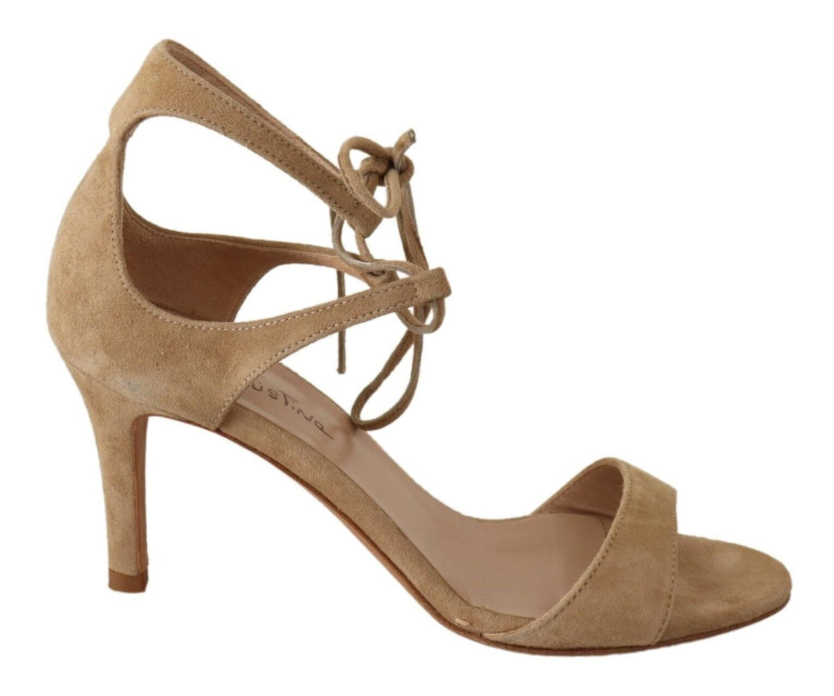 Elegantes tacones de ante beige con tiras en el tobillo de Maria Christina