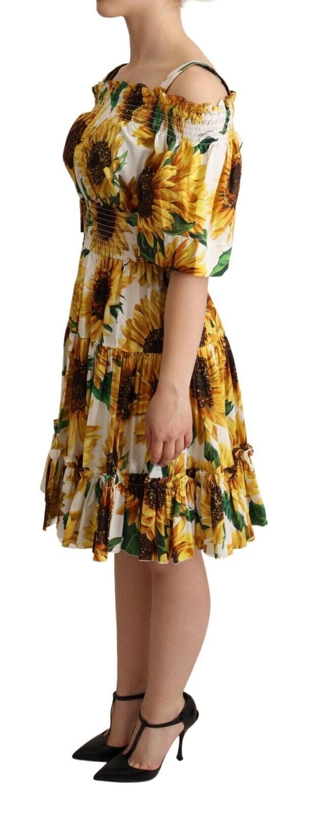 Vestido elegante con hombros descubiertos y estampado de girasoles de Dolce &amp; Gabbana