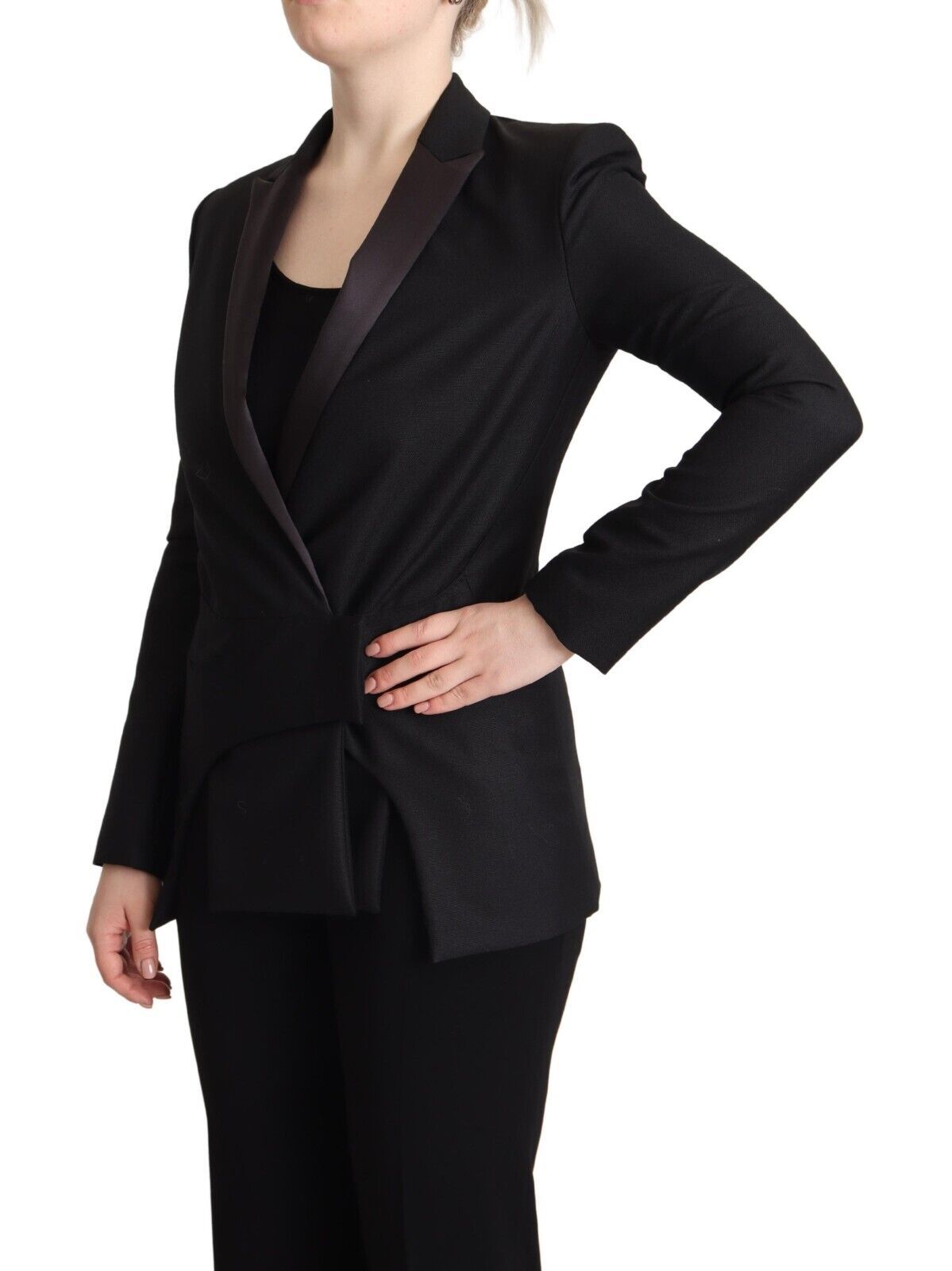 Blazer cruzado negro elegante de traje nacional