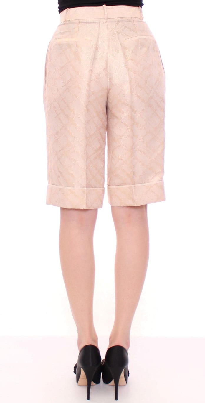 Pantalones cortos por encima de la rodilla con brocado beige exclusivos de Zeyneptosun