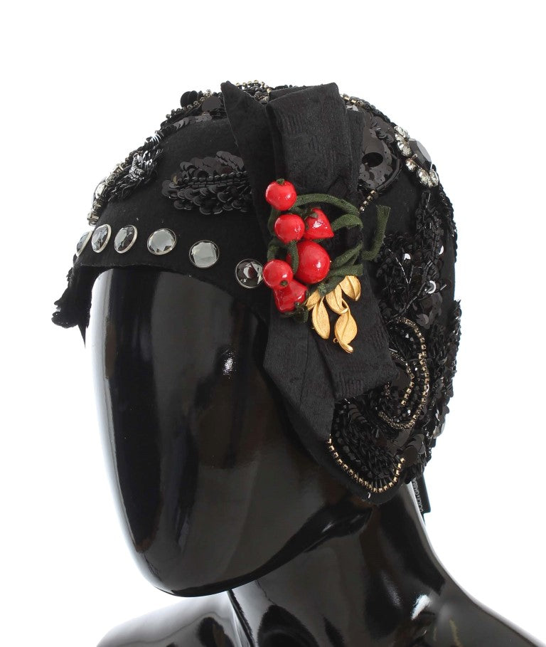 Elegante sombrero cloche adornado con cristales negros de Dolce &amp; Gabbana