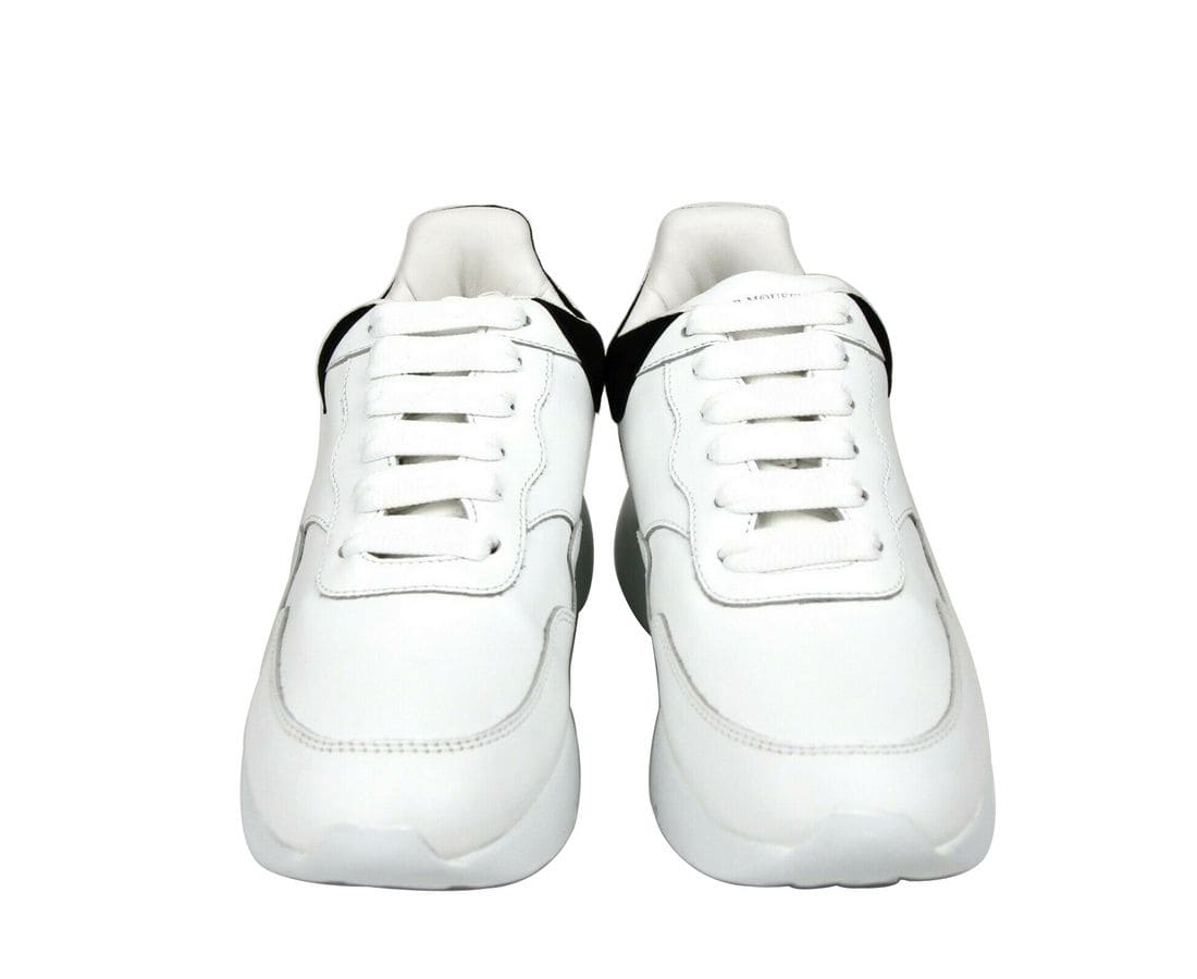 Zapatillas de ante y piel blancas para mujer de Alexander McQueen