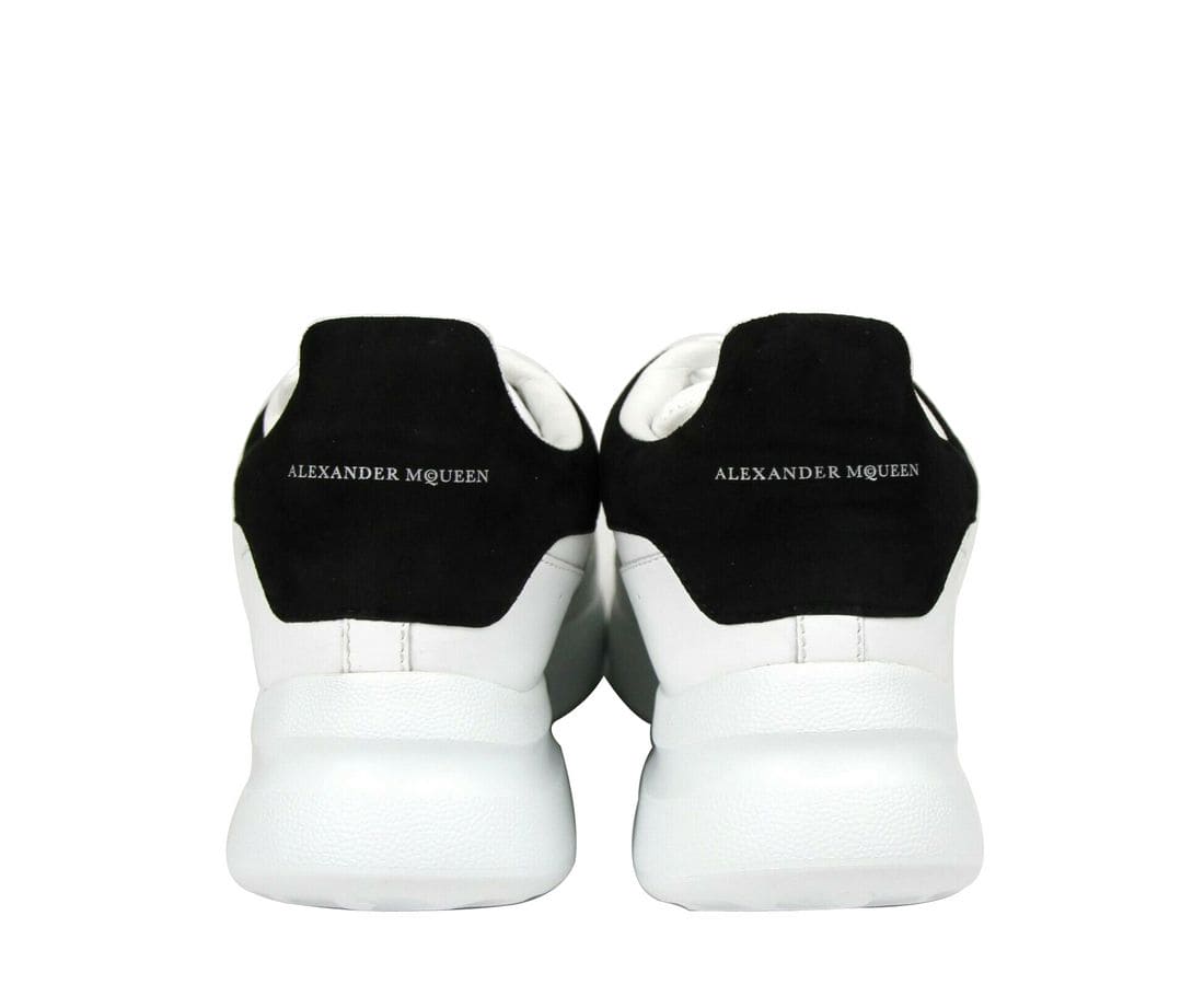 Zapatillas de ante y piel blancas para mujer de Alexander McQueen