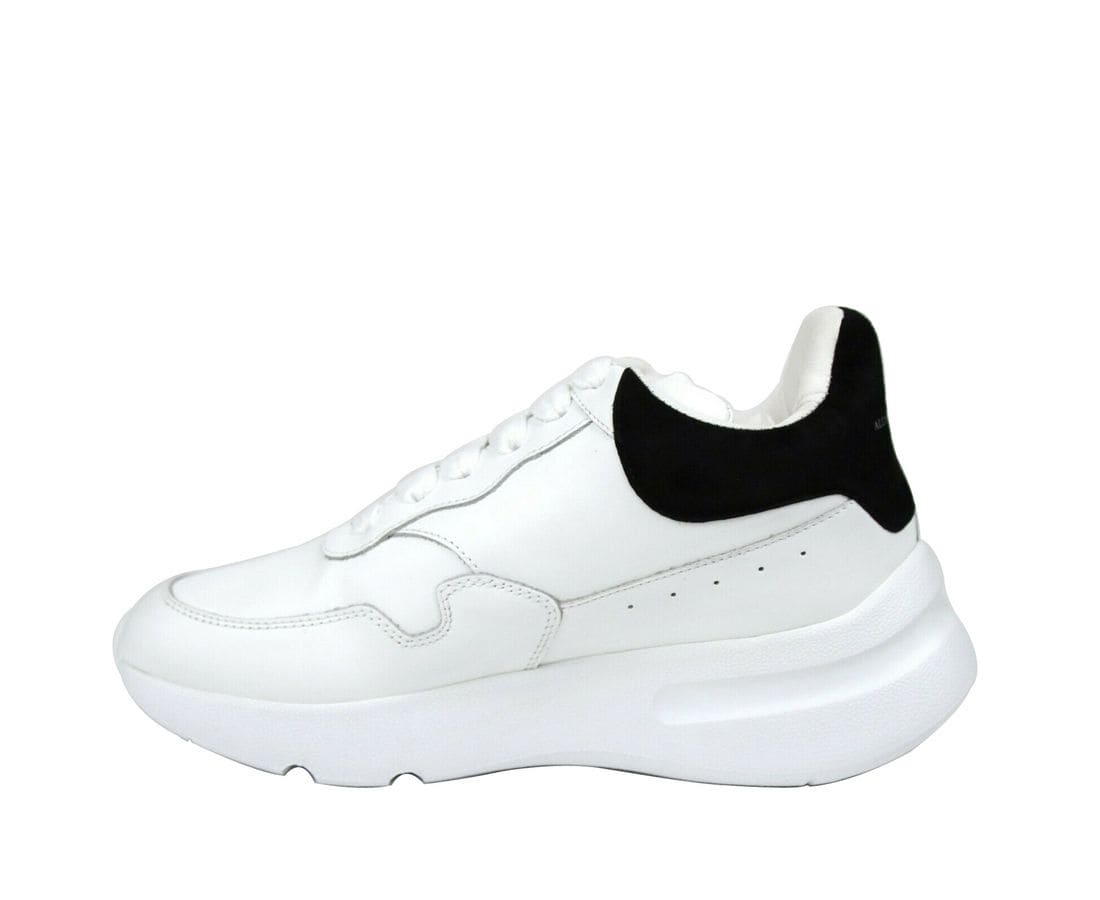 Zapatillas de ante y piel blancas para mujer de Alexander McQueen