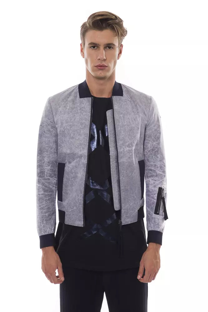 Chaqueta bomber gris elegante con detalle de emblema de Nicolo Tonetto