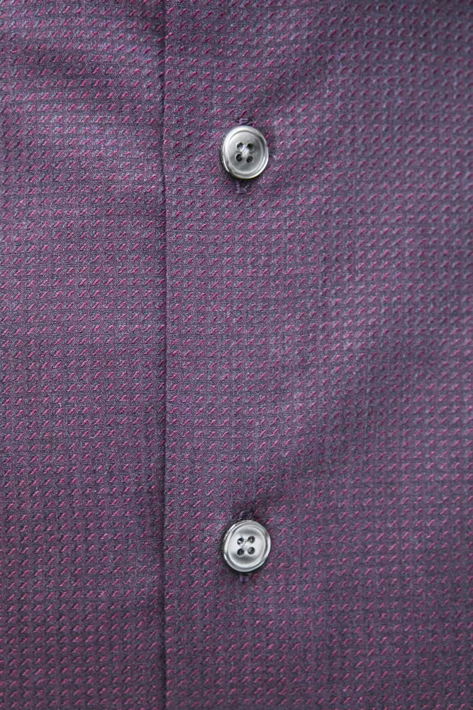 Camisa de cuello estrecho en color burdeos de Robert Friedman: elegancia media