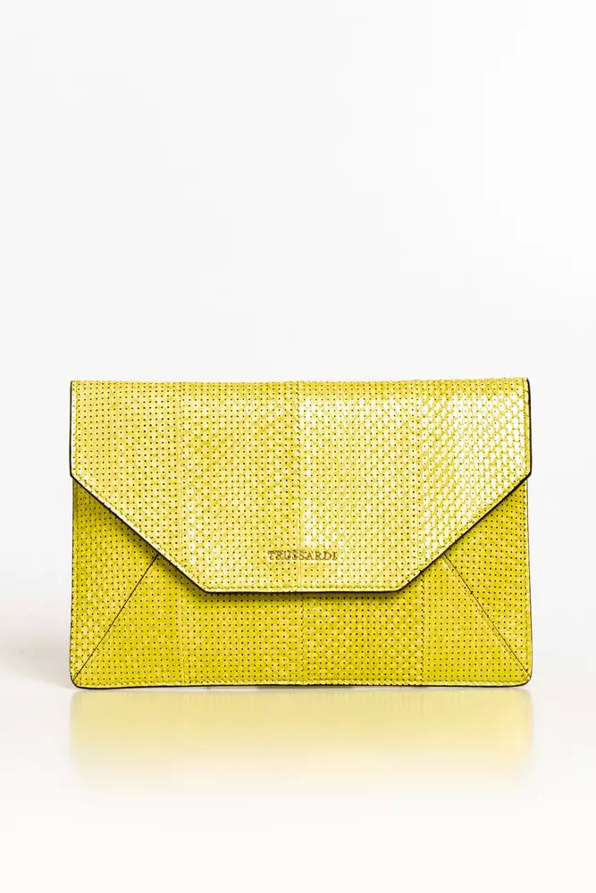 Elegante clutch tipo sobre de Trussardi en delicado elaphe