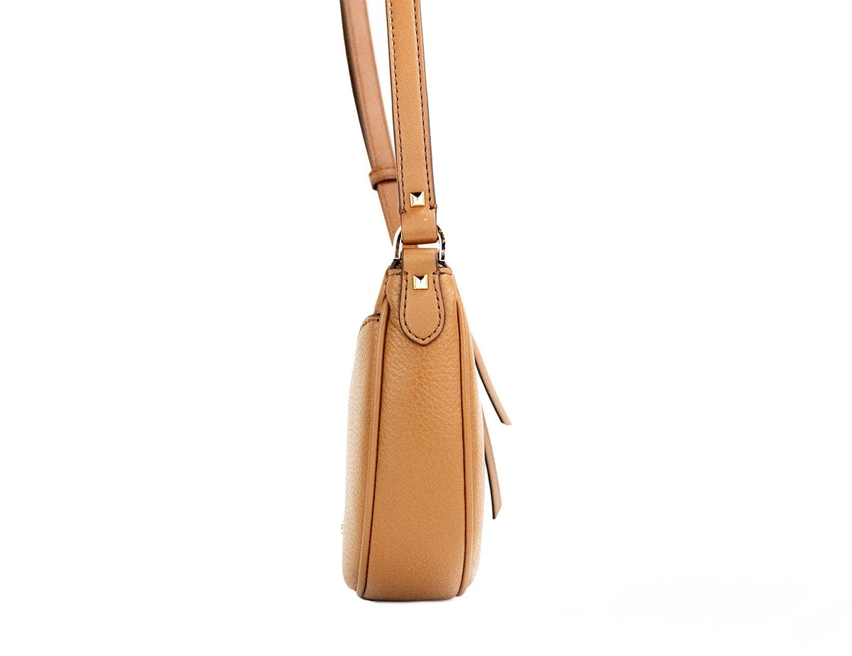 Sac à main Michael Kors Dover Small Luggage en cuir grainé demi-lune à bandoulière