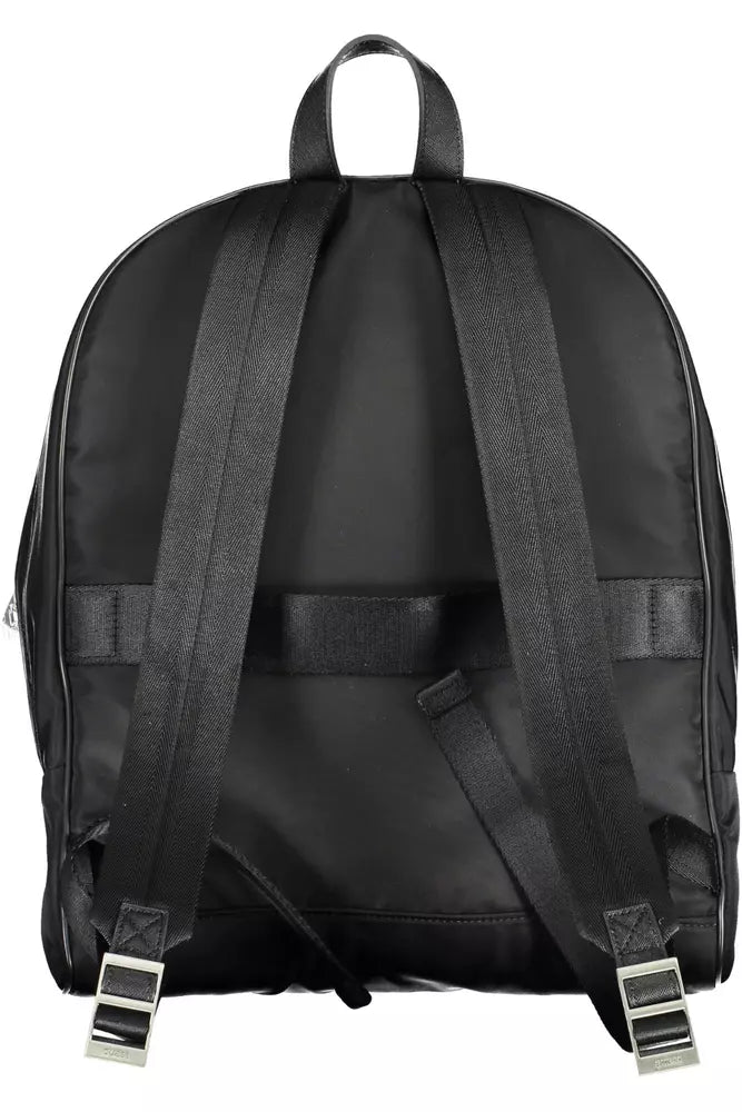 Mochila elegante de nailon negra con compartimento para portátil de Guess Jeans