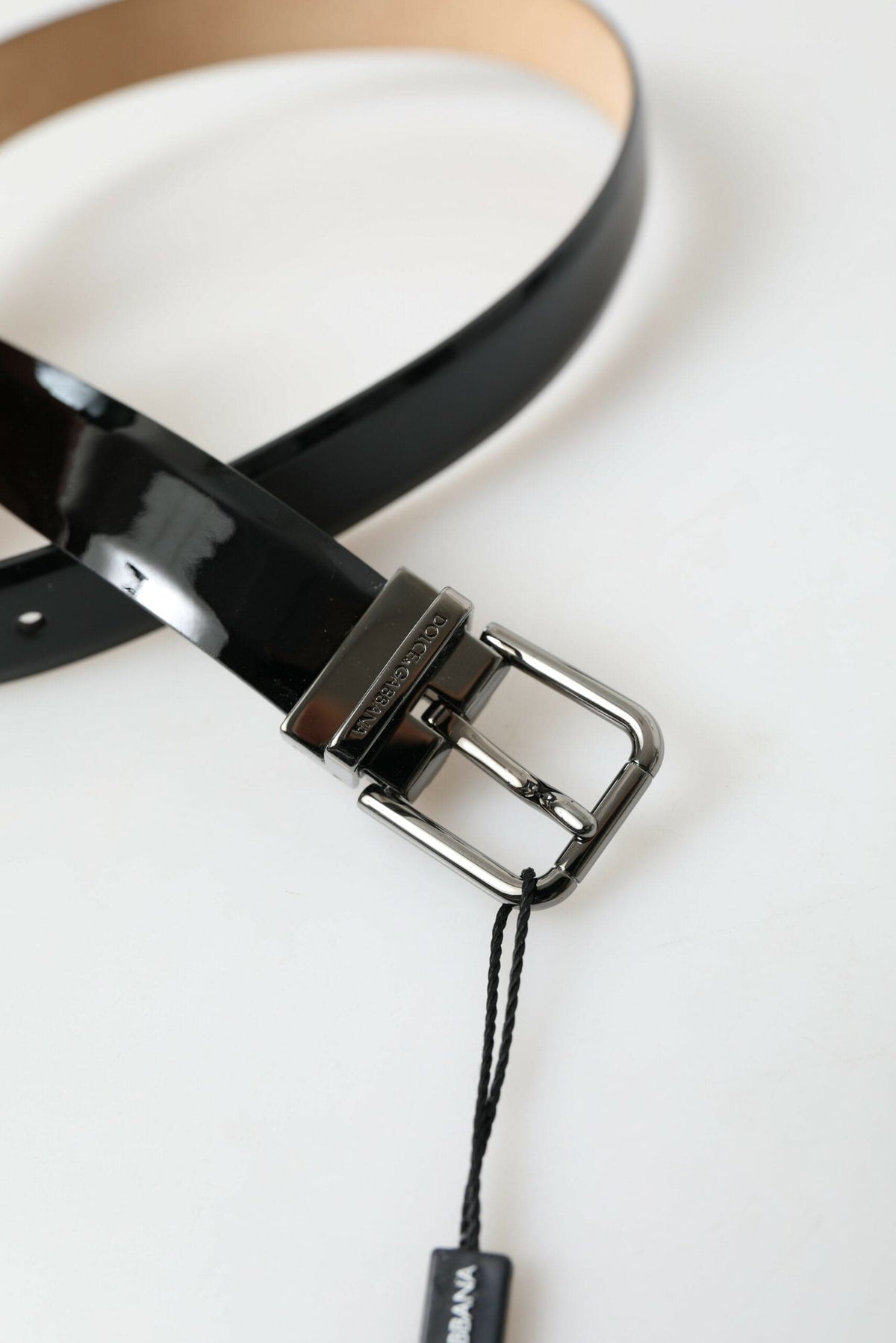 Ceinture élégante en cuir noir Dolce &amp; Gabbana avec boucle en métal