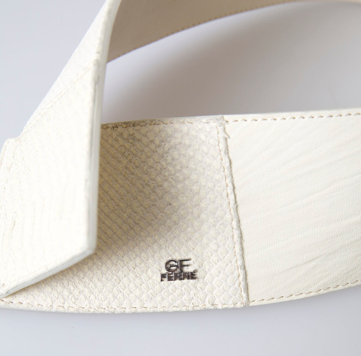 GF Ferre Chic Off White Snap Button Fashion Belt