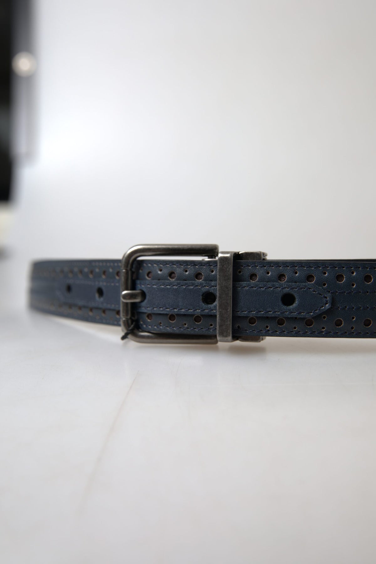 Ceinture élégante en cuir bleu Dolce &amp; Gabbana avec boucle en métal