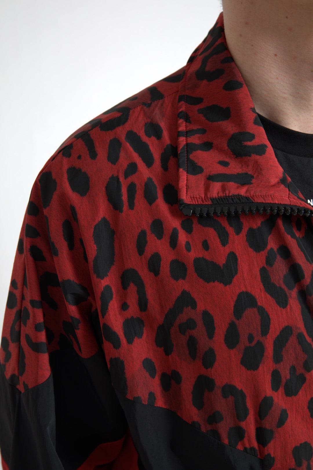 Chaqueta tipo suéter con cremallera y estampado de leopardo rojo de Dolce &amp; Gabbana