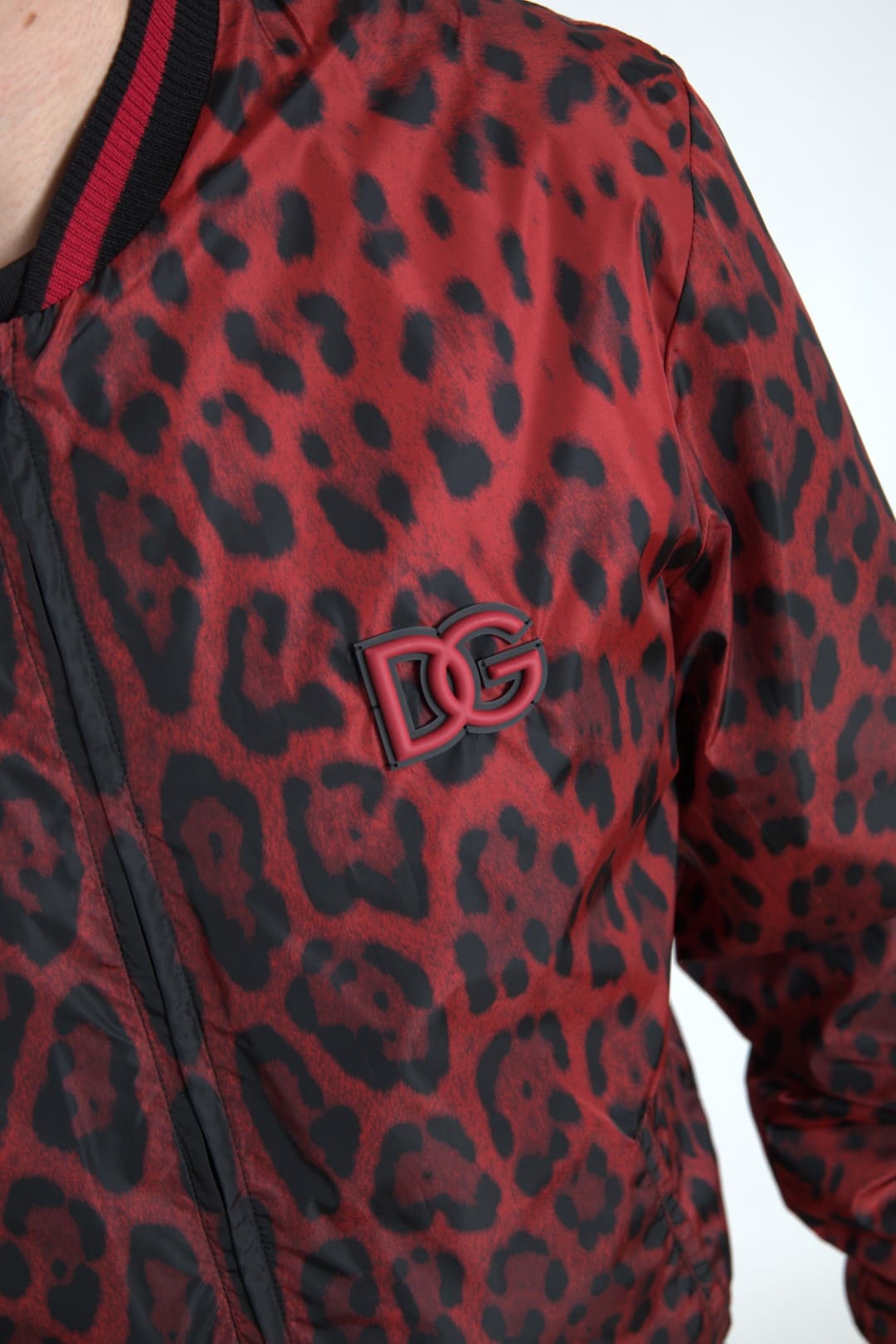 Cazadora bomber con estampado de leopardo rojo de Dolce &amp; Gabbana