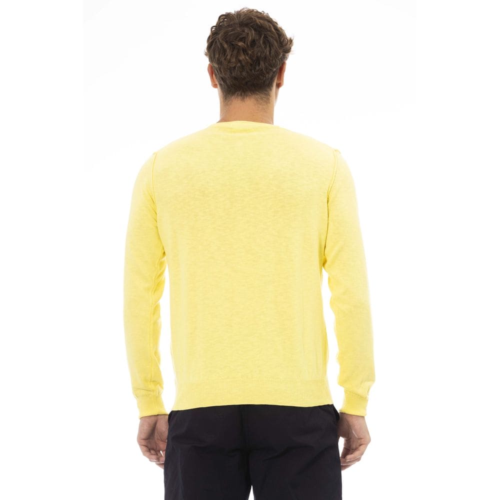 Suéter elegante de cuello redondo amarillo con monograma de metal de Baldinini Trend