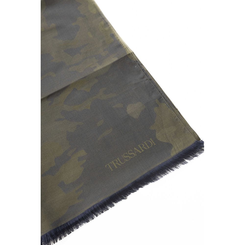 Elegante pañuelo de algodón y seda con estampado militar de Trussardi