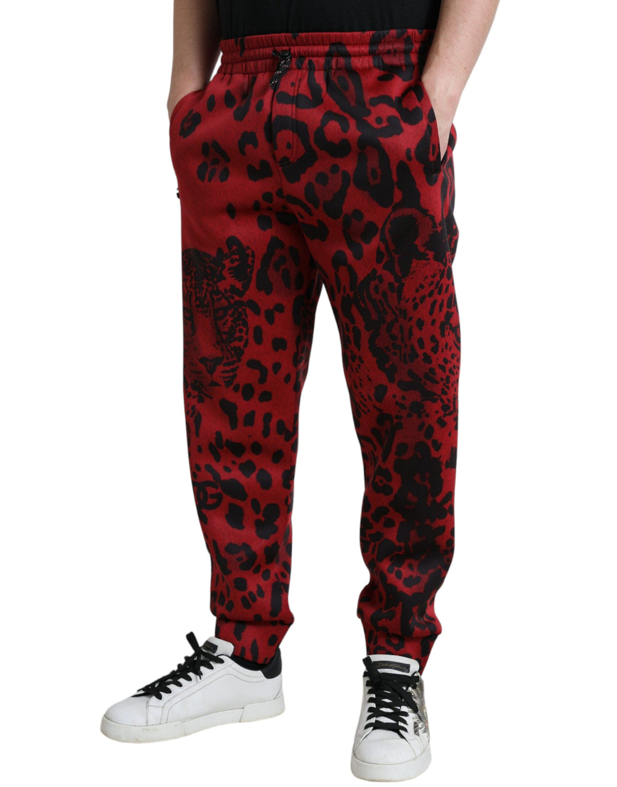 Pantalones deportivos elegantes con estampado de leopardo en rojo y negro de Dolce &amp; Gabbana