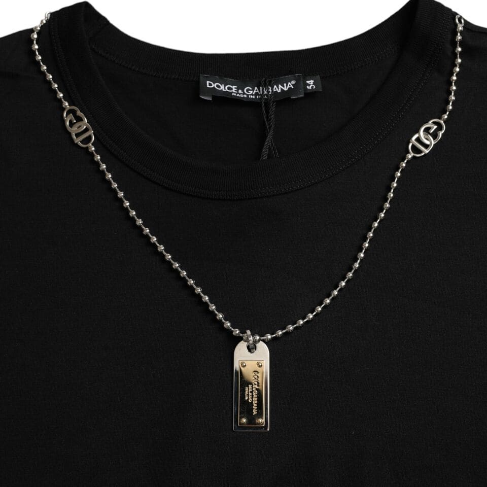 Elegante camiseta de cuello redondo de algodón negra con detalle de placa de identificación de Dolce &amp; Gabbana