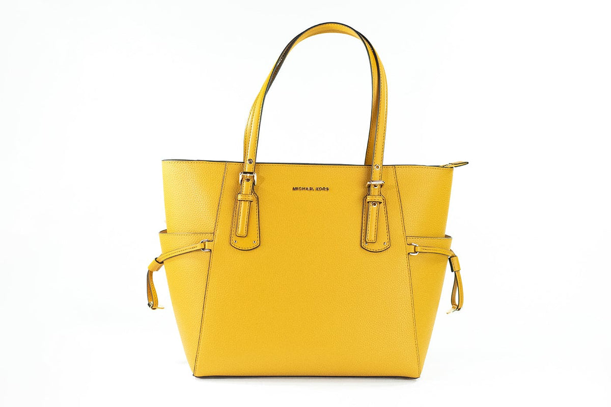 Bolso tote East West de piel granulada con diseño Marigold Voyager de Michael Kors