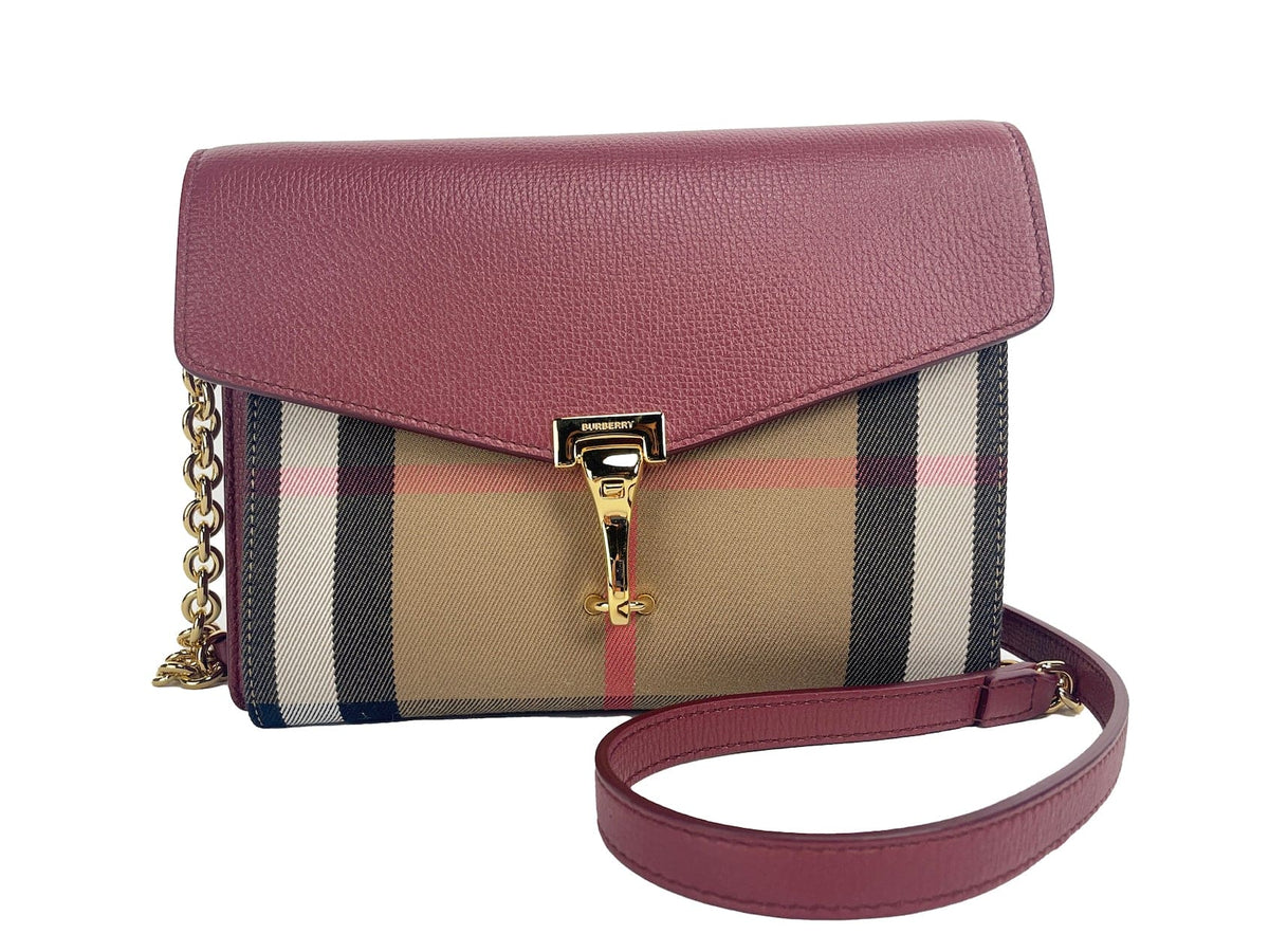 Bolso bandolera pequeño de piel con cuadros carmesí Macken de Burberry