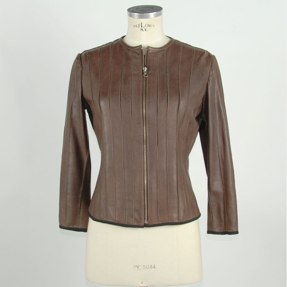 Chaqueta de cuero elegante y ajustada de Emilio Romanelli