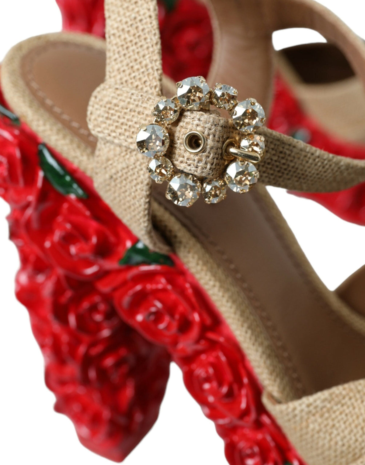 Sandalias con plataforma y cristales de rosas rojas de Dolce &amp; Gabbana