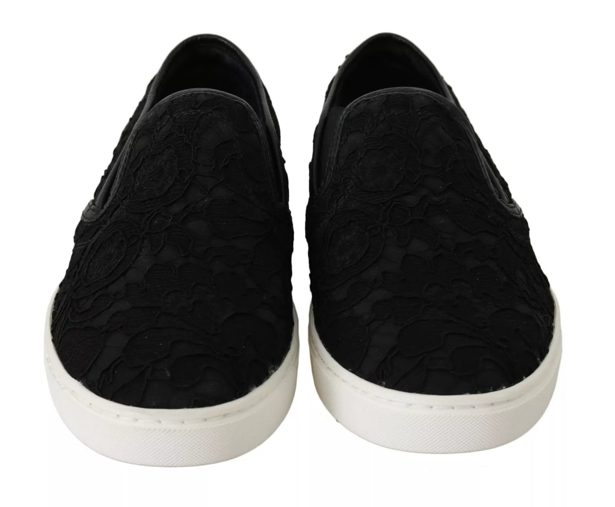 Zapatillas planas sin cordones con logo de cuero y encaje negro de Dolce &amp; Gabbana