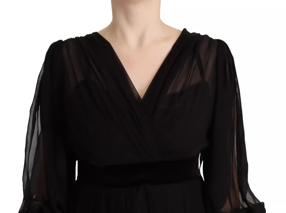 Robe courte trapèze noire à manches longues et col en V Dolce &amp; Gabbana