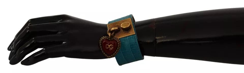 Pulsera ancha con colgante de corazón dorado y cuero azul de Dolce &amp; Gabbana