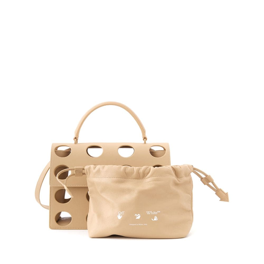 Bolso de mano de piel beige de color blanco roto para un estilo sofisticado