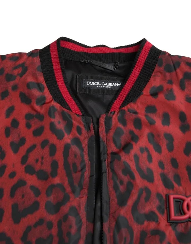 Chaqueta bomber corta con estampado de leopardo rojo de Dolce &amp; Gabbana