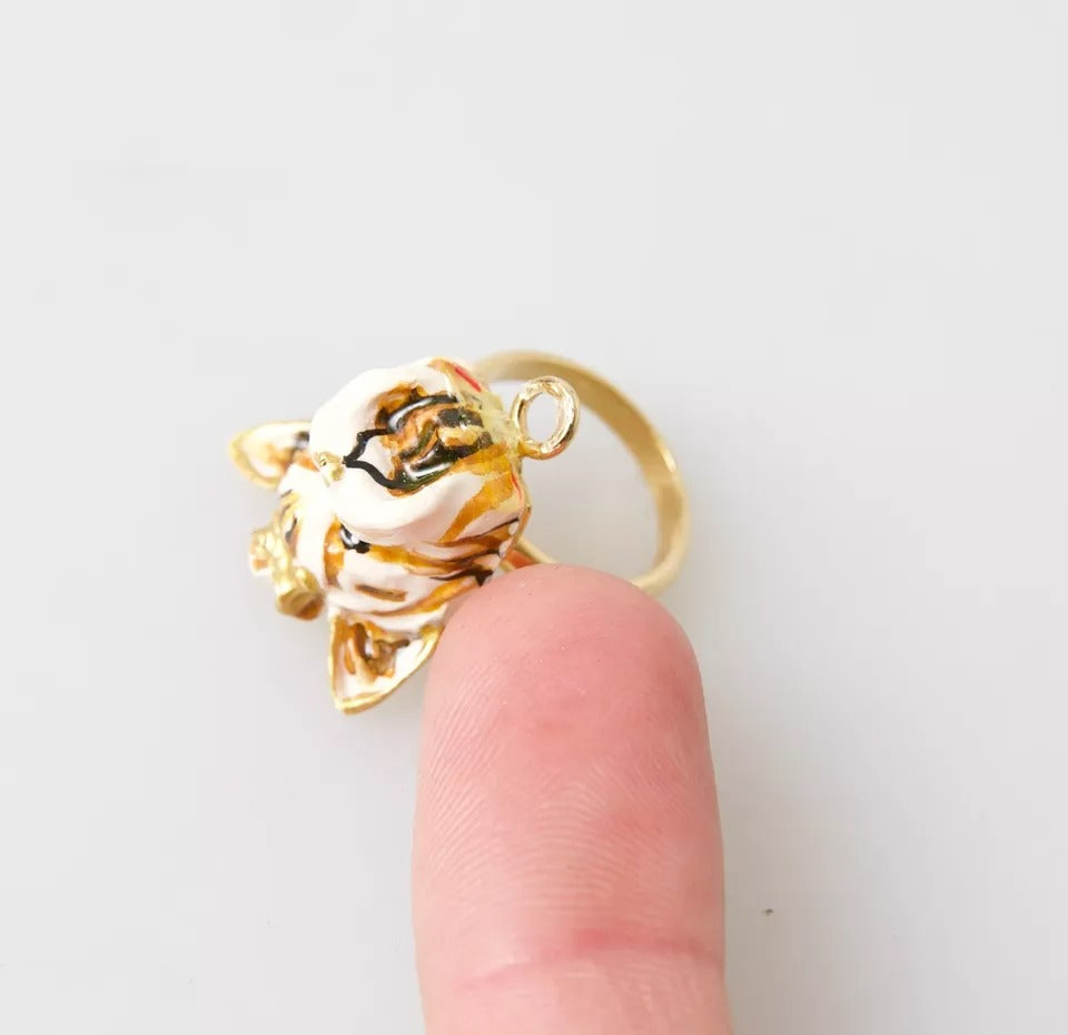 Anillo para perro con accesorio para mascota de resina beige y latón dorado de Dolce &amp; Gabbana