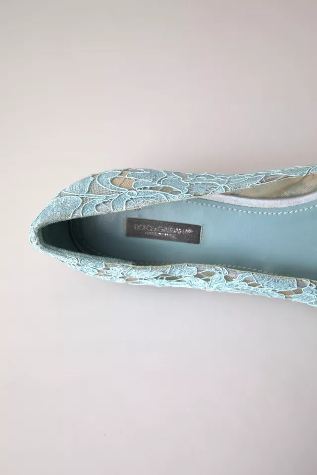 Mocassins plats en dentelle fleurie bleu clair Dolce &amp; Gabbana