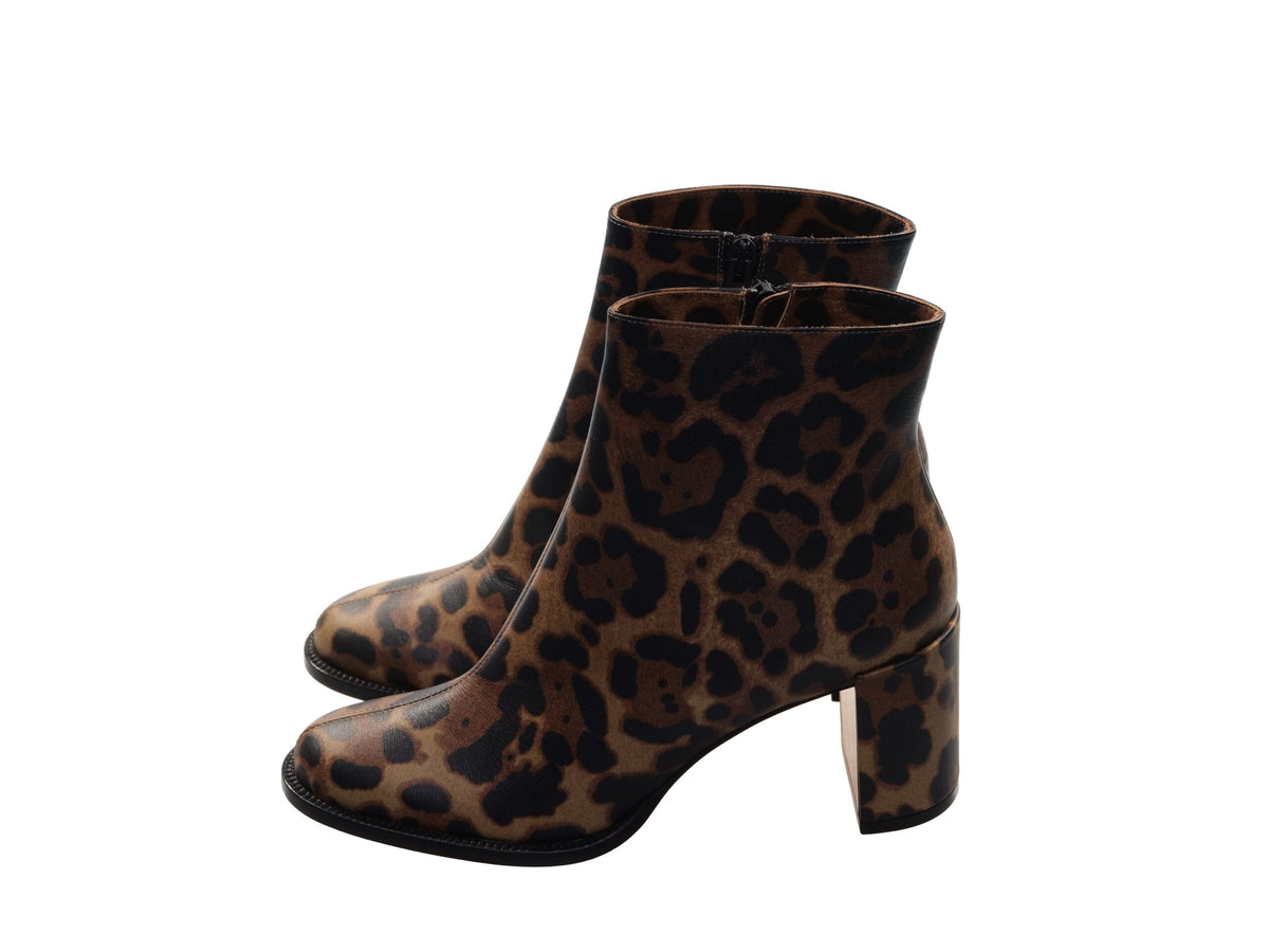 Bota de tacón alto con estampado de leopardo marrón Adoxa 70 de Christian Louboutin