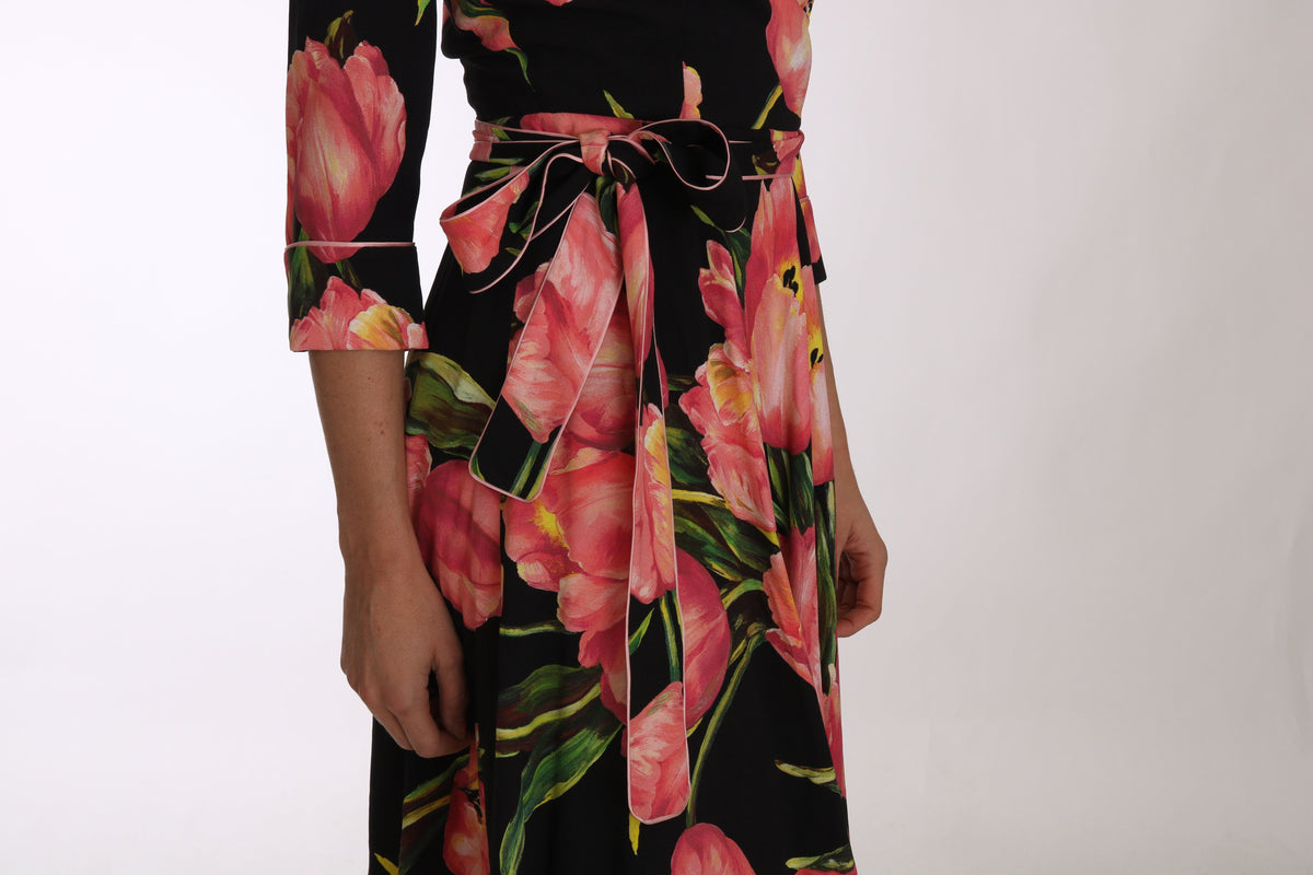 Robe fourreau noire élégante à imprimé tulipes roses Dolce &amp; Gabbana