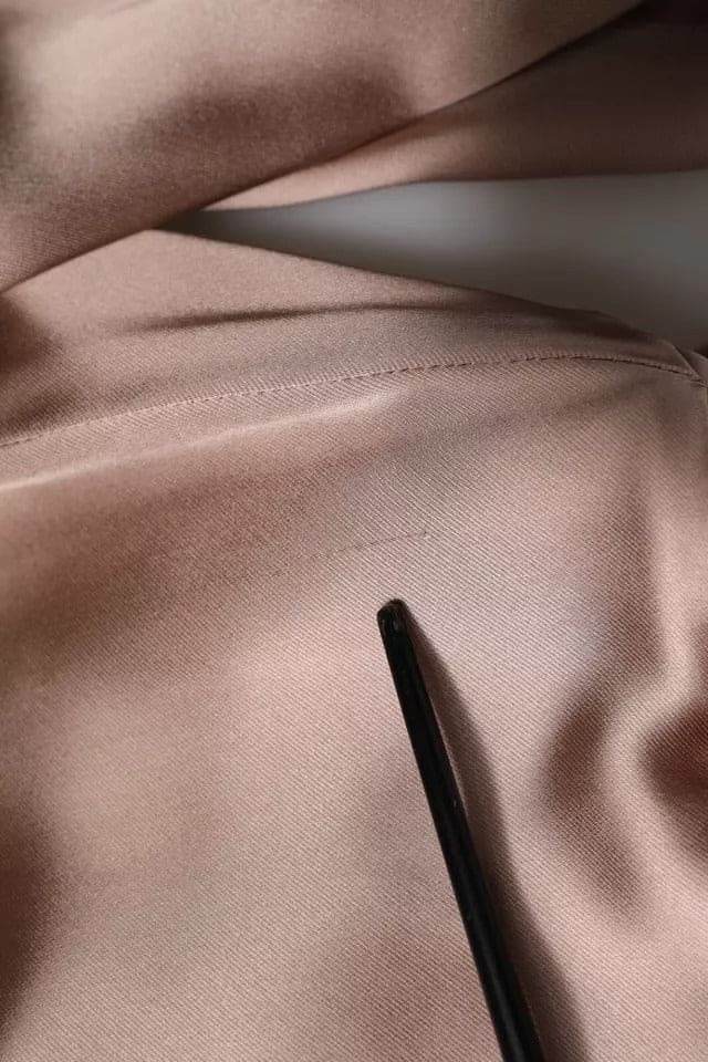 Robe fourreau portefeuille à manches longues en satin rose Emporio Armani