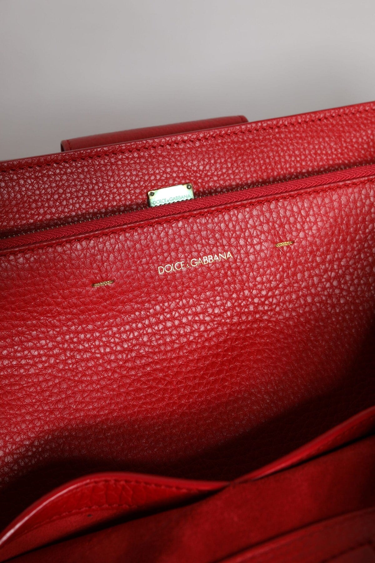 Sac à main Dolce &amp; Gabbana en cuir de veau rouge avec plaque logo
