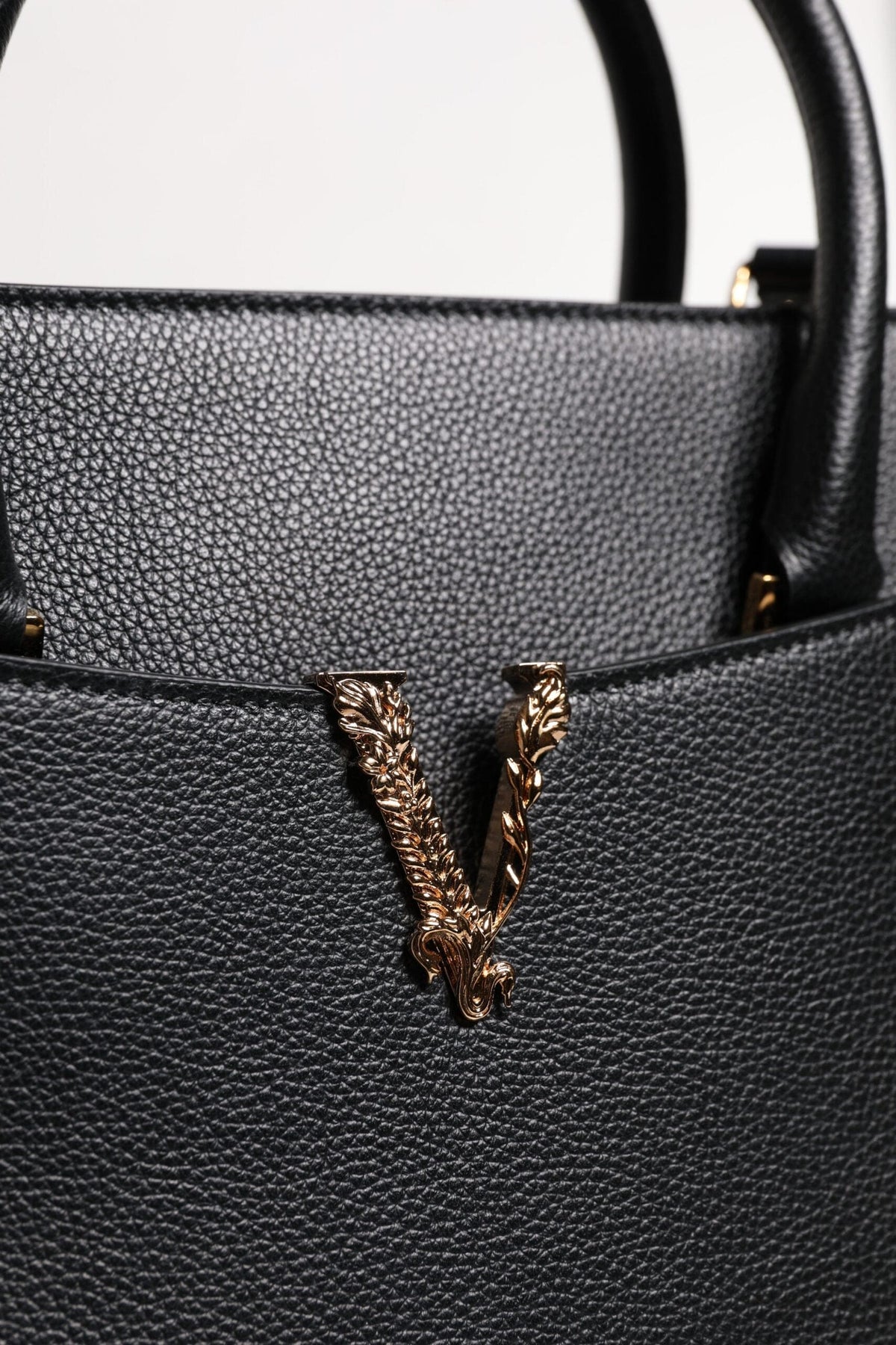 Grand sac à bandoulière en cuir noir Versace avec poignée supérieure