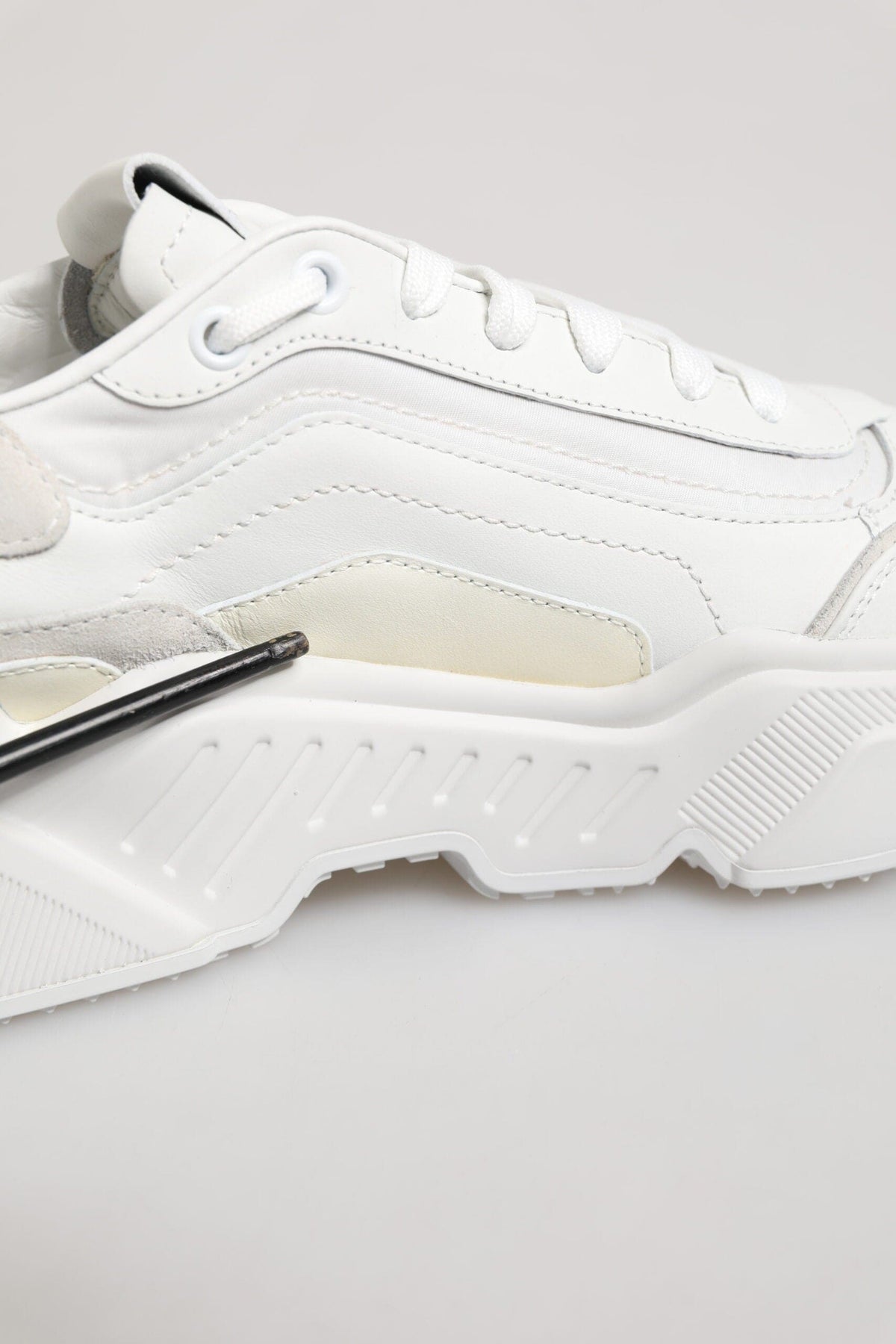 Dolce & Gabbana White Daymaster Low Top Mens Sneakers Shoes