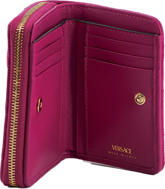 Cartera elegante de piel acolchada en color morado de Versace